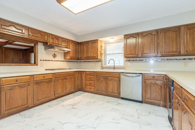 Building Photo - 7236 E 65th St