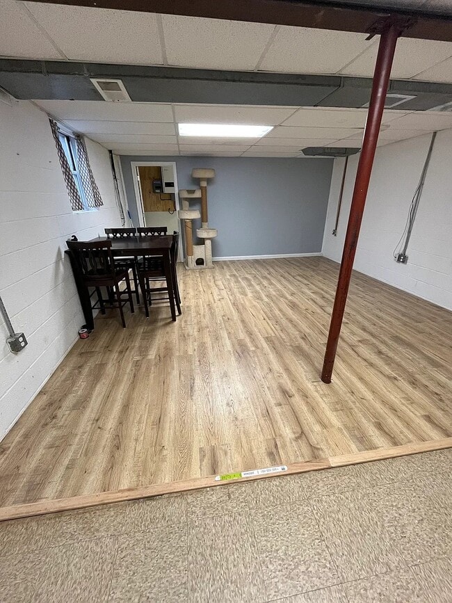 Building Photo - 17101 Clear Creek Dr