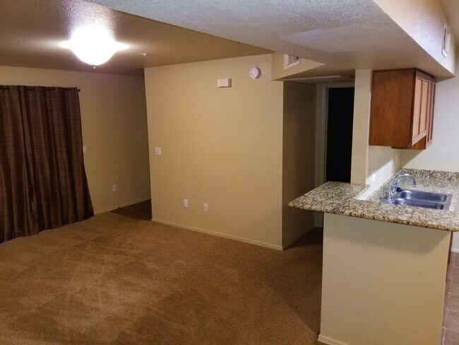 Building Photo - Upgraded West-Flagstaff Condo in the Arbor...