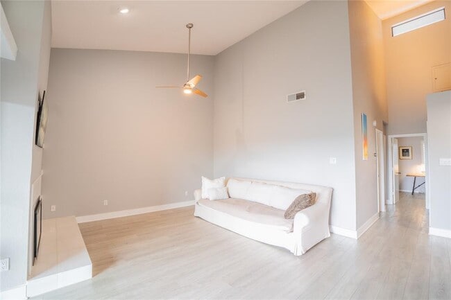 Building Photo - 8200 Neely Dr