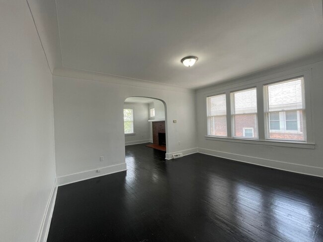 Building Photo - 4708 Lakewood St