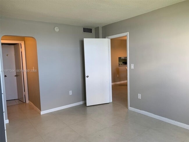 Building Photo - 3010 Marcos Dr