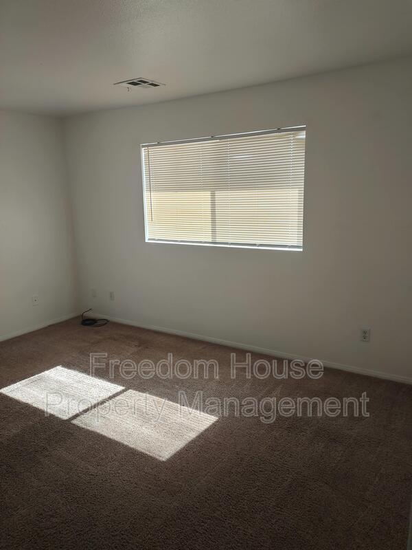 Building Photo - 2341 E Calvada Blvd