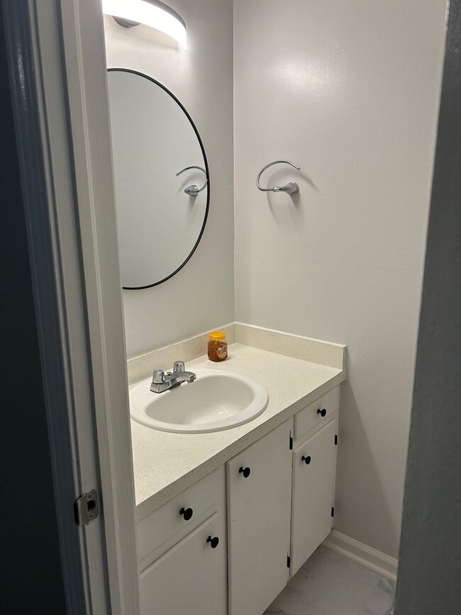 Building Photo - 2904 Scotsman Rd