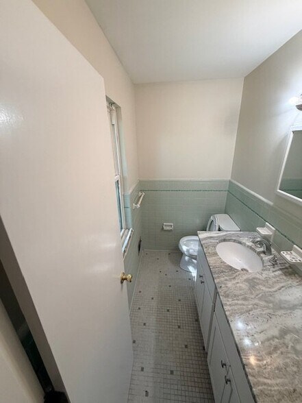 Building Photo - 3807 Leland Rd