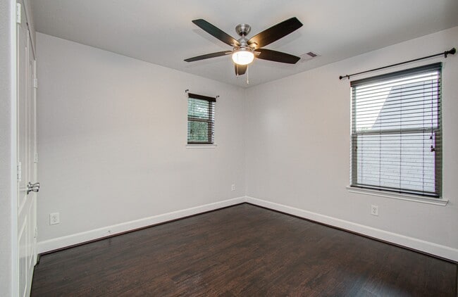 Building Photo - 16430 Williamstown Dr
