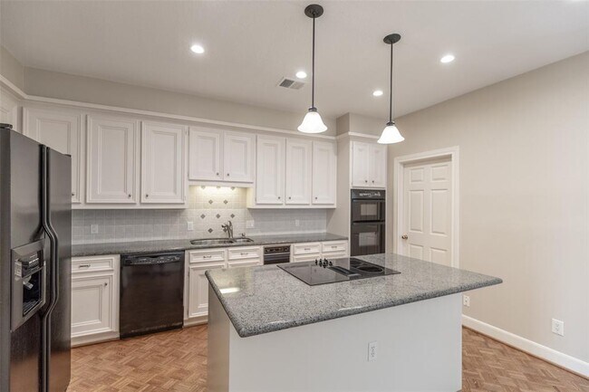 Building Photo - 9559 Doliver Dr