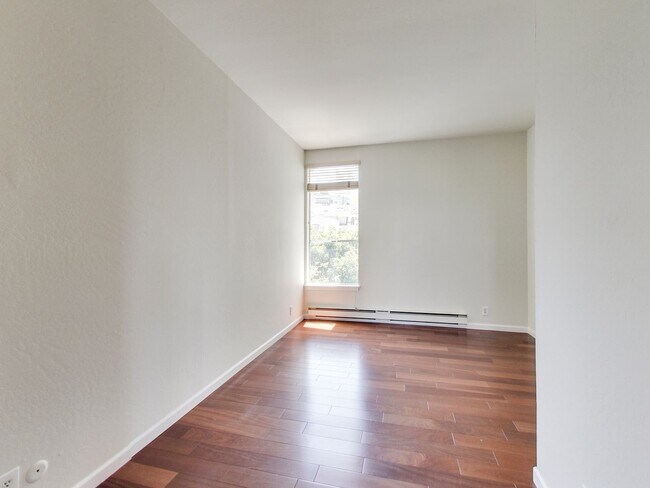 Building Photo - 2228 Union St