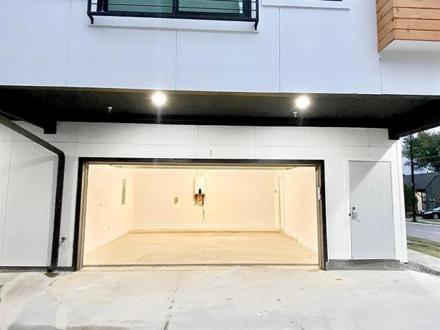 Building Photo - 4223 Delano Pl