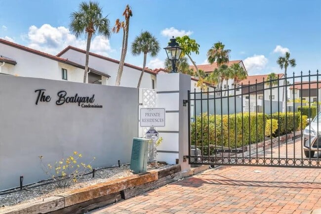 Building Photo - 1546 Stickney Point Rd