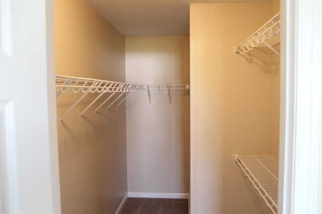 Building Photo - 107 Enchanted Way