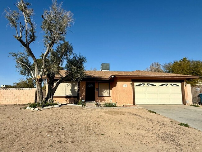 Building Photo - Fully Furnished 4-Bedroom Home in Prime Central Las Vegas Location