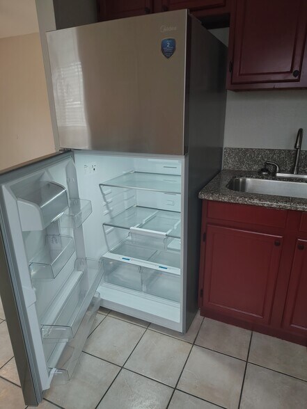 Building Photo - 5301 E 18th Ave