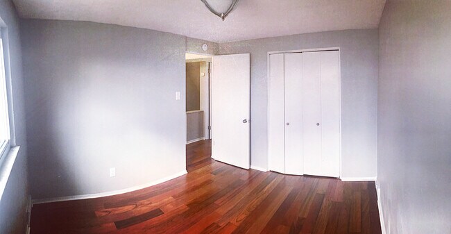Building Photo - 2340 1/2 Buena Vista