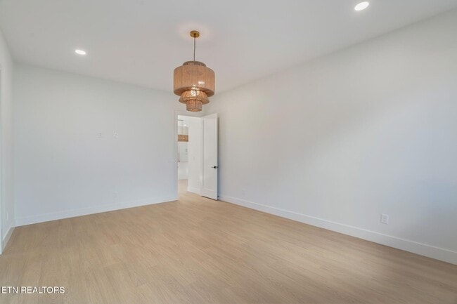 Building Photo - 7826 S Northshore Dr