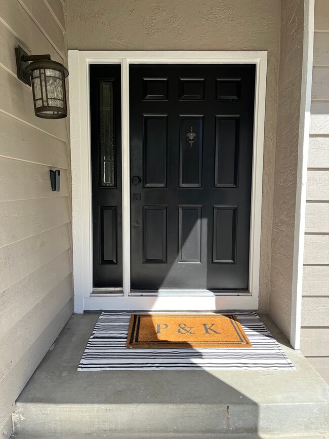 Building Photo - 4340 Snowberry Way