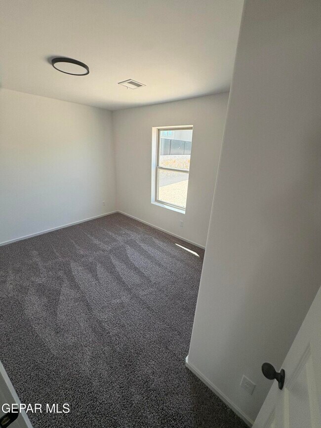Building Photo - 15032 Ambition Ave