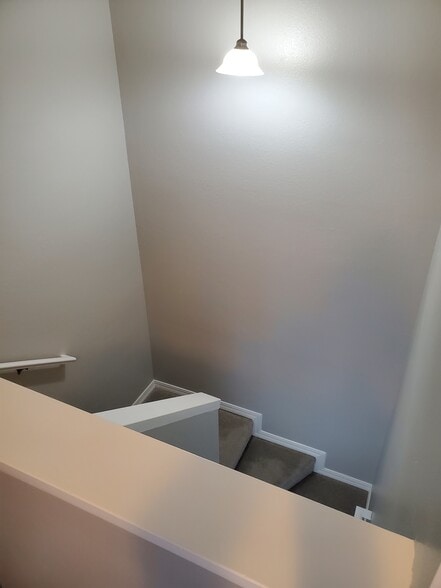 Building Photo - 625 E 22nd Ave