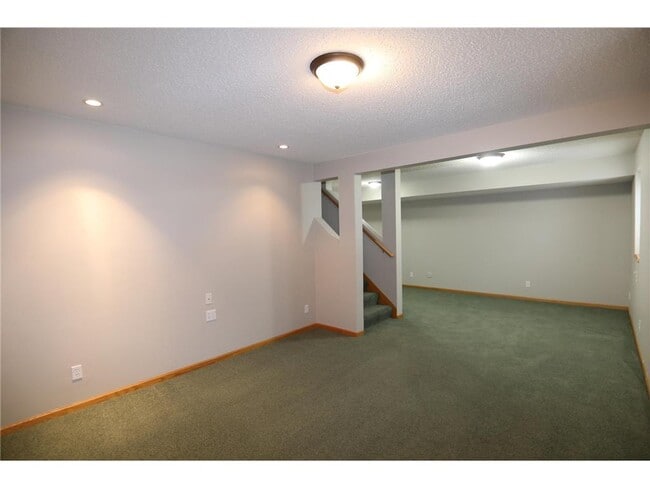 Building Photo - 9476 Talon Ct