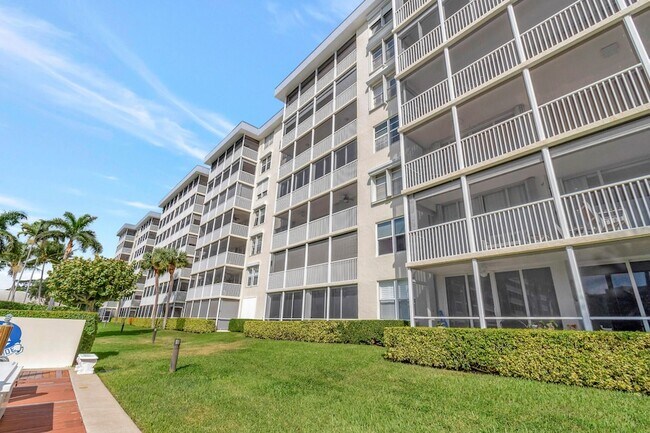 Building Photo - 1 Harbourside Dr