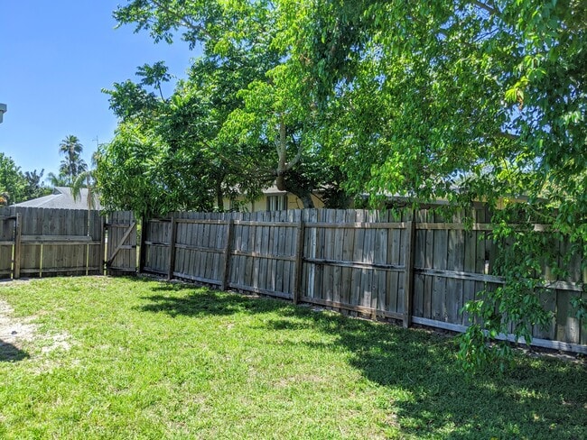Building Photo - 1350 Riverside Cir