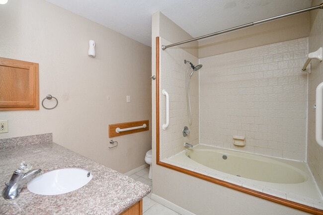 Building Photo - 8562 Laurel Trails Dr