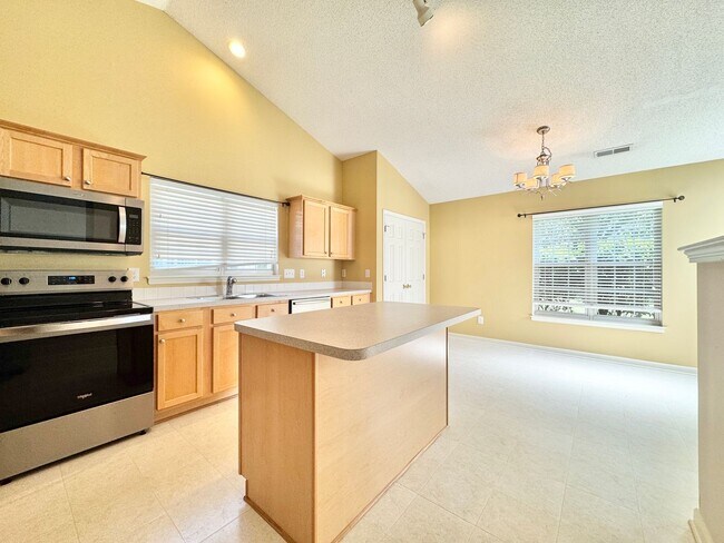 Building Photo - 4800 Corinthian Way
