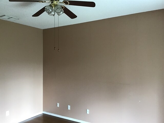 Building Photo - 922 Lake Biscayne Way