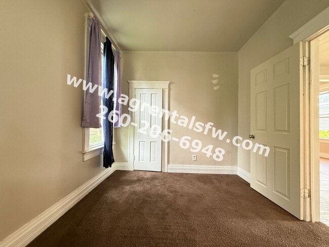 Building Photo - 3 Bedroom House