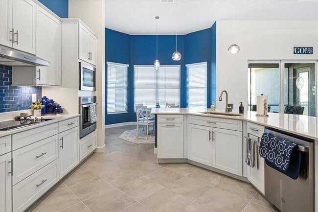 Building Photo - 8568 Shr Lk Dr