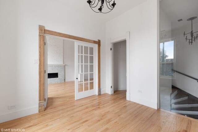 Building Photo - 747 S Western Ave