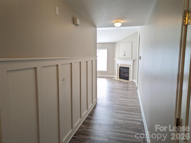 Building Photo - 141 Golden Valley Dr