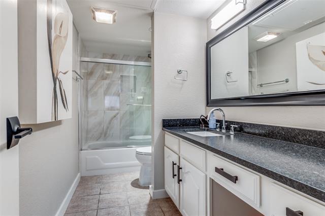 Building Photo - 10562 High Hollows Dr