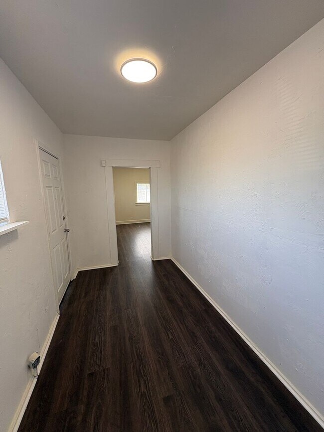 Building Photo - 4116