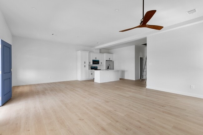 Building Photo - 1325 35th St