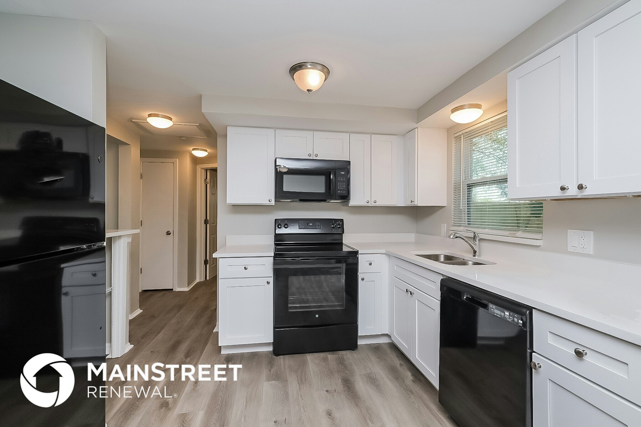 Building Photo - 5040 Valimor Dr