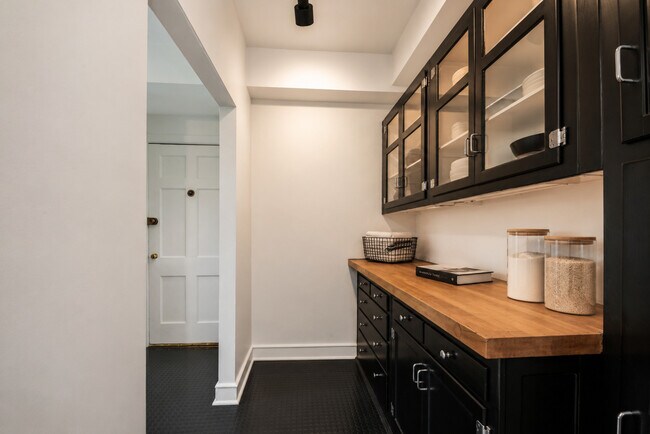 Building Photo - 4300 N Marine Dr