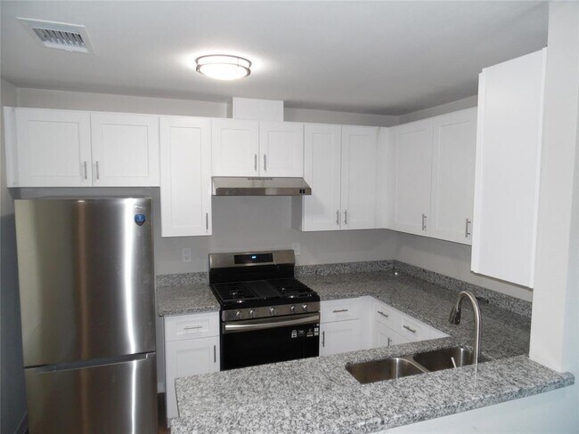 Building Photo - 1209 Green Valley Cove