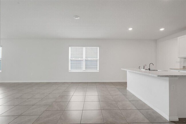 Building Photo - 3881 Brant Pl