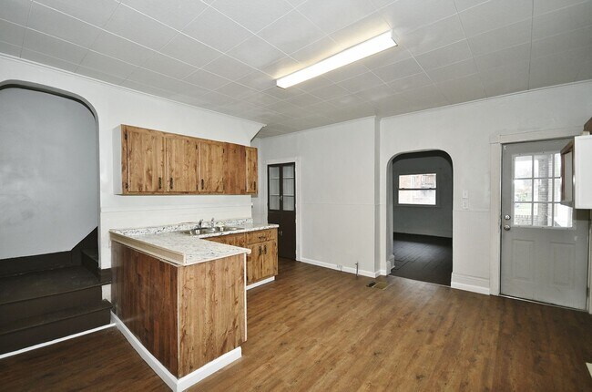 Building Photo - 1243 Evans St