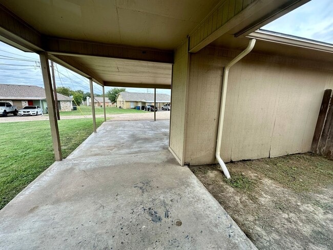 Building Photo - G 201-203 Gruver Circle