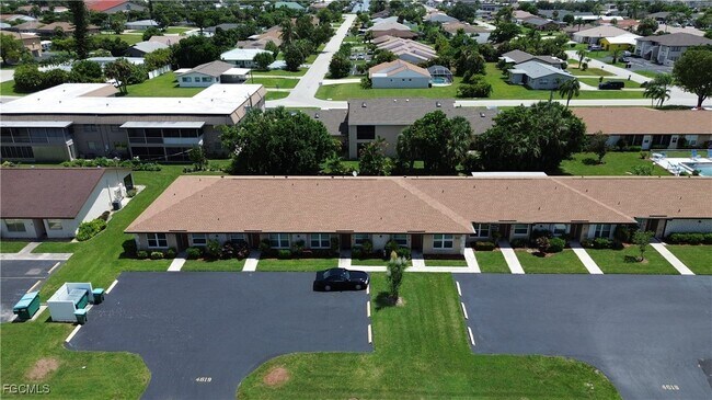 Building Photo - 4619 SE 5th Pl