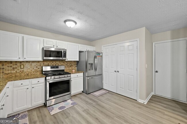 Building Photo - 30 Zebulon Pl