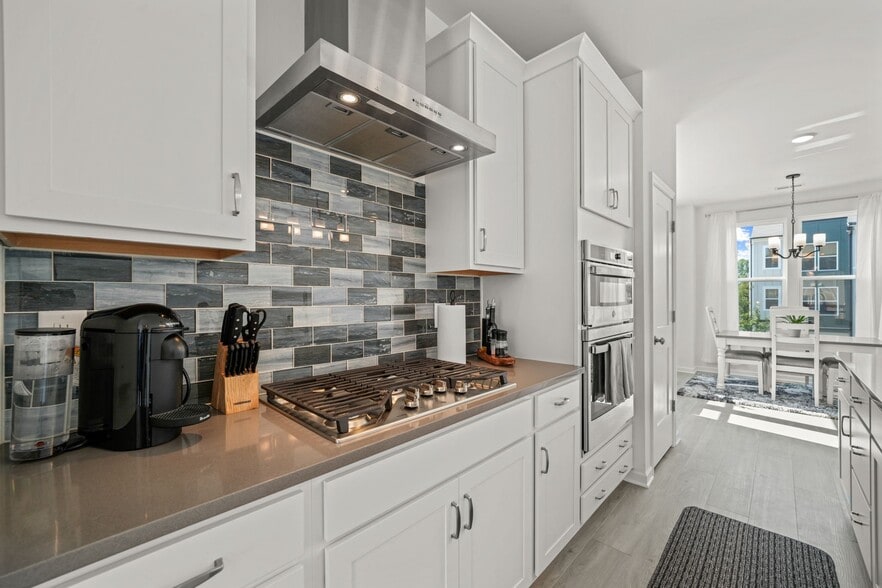 Building Photo - 1955 Robin Hill Ln