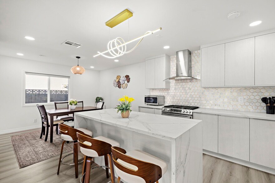 Building Photo - 5591 Heil Ave