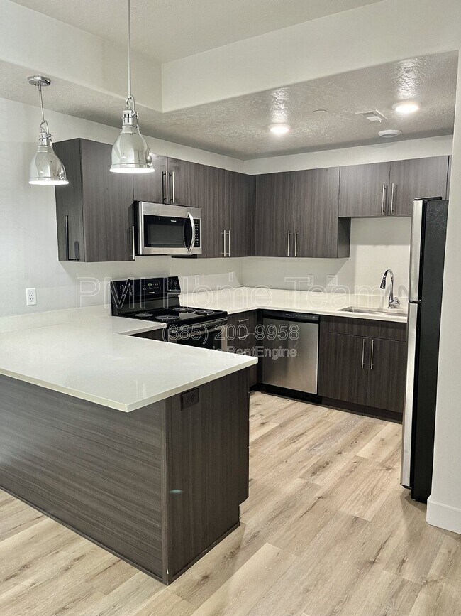 Building Photo - 2874 Kiesel Ave