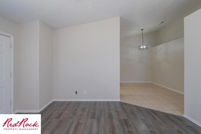 Building Photo - Charming 3 Bed, 2 Bath Home in the Heart of St. George!