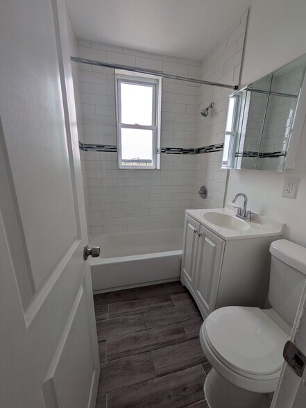 Building Photo - 667 Avenue A