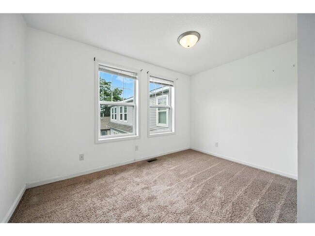 Building Photo - 600 W 32nd St