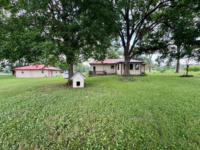 Building Photo - 3-Bedroom Country Home on Nearly 5 Acres with Detached Garage